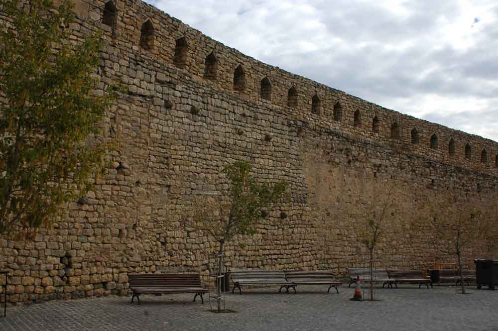Castelló de la Plana - Morella 07 - muralla.jpg